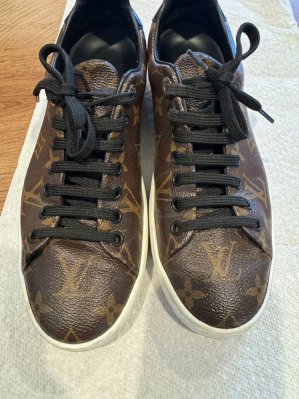 LOUIS VUITTON WOMEN MONOGRAM SNEAKERS